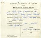 Registo de velocípede de marca Famel com motor, com o nº 9464, em nome de Nestor Neves Carrasqueira, morador em Mem Martins.