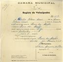 Registo de velocípede com o nº 694, em nome de Olimpio Ribeiro Arrais, morador em Praia das Maçãs.