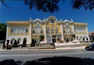 Fachada principal do Casino de Sintra.