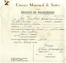 Registo de velocípede de marca Famel, com o nº 9322, em nome de José Guilherme Pombal, morador em Sintra.