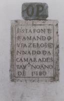 Placa de uma fonte construída em 1780.
