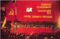 A mesa da presidência do Congresso com os membros do C.C.