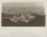 Vista áerea do Palácio Nacional de Sintra com as casas do almoxarifado e da guarda da Rainha.