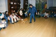 Ação educativa do veterinário da Câmara Municipal de Sintra destinada a crianças sobre como proteger a sua saúde e a dos nossos cães na sala da Nau do palácio Valenças.