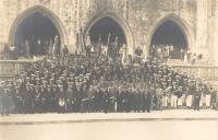 Bandas de música na escadaria do Palácio Nacional de Sintra.