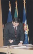 Assinatura de documentação.