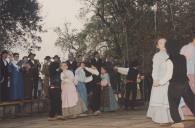 Atuação de um rancho folclorico na Feira das Mercês.