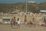 Jogo de Voleibol na Praia Grande.