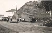 Construção de um parque de estacionamento no largo fronteiro à estação dos caminhos de ferro do Cacém.