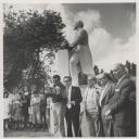 José Alfredo da Costa Azevedo, presidente da Comissão Administrativa, discursando na inauguração da estátua de D. Fernando II no Ramalhão da qual foi escultor Pedro Anjos Teixeira.