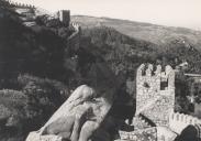 Vista parcial do adarve do Castelo dos Mouros em Sintra.