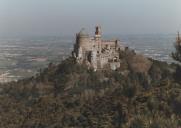 Parque da Pena com o palácio Nacional da Pena.