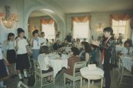 Delegação nipónica num almoço no Hotel Palácio de Seteais aquando da assinatura do protocolo de geminação de Sintra com Omura.