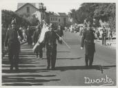 Procissão na Volta do Duche, em Sintra, durante as festas de Nossa Senhora do Cabo Espichel, freguesia de São Martinho.