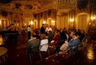 Público para assistir ao Concerto de piano com Nicholas Angelich, durante o Festival de Música de Sintra, na sala da música do Palácio Nacional de Queluz.