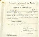 Registo de velocípede de marca VN-Mota, com o nº 9448, em nome de Vítor José Névoa, morador em Rua José Antunes dos Santos,Sintra.