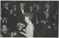 Entrega de troféus do Rally das Camélias na sala da Nau do Palácio Valenças, com a presença do Presidente da Câmara Municipal de Sintra, Visconde de Asseca.