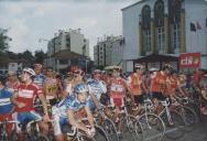 Passagem de ciclistas na Portela de Sintra durante uma edição da Volta a Portugal em bicicleta.