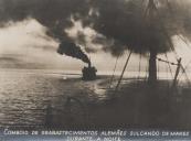 Comboio de reabastecimentos Alemães sulcando os mares durante a noite na II Guerra Mundial.