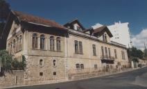 Fachada principal da quinta do Mirante em Queluz Pendão.