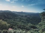 Paisagem a oeste da Quinta Penha Verde na serra de Sintra.