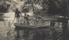 Passeio de barco no Rio da Várzea de Colares durante os festejos de Nossa Senhora do Cabo Espichel.