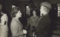 Edith Forjaz com a esposa do Lord Mayor aquando da sua visita a Sintra.