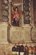 Imagem de São Miguel Arcanjo no altar da Capela de Nossa Senhora da Penha no Santuário da Peninha.