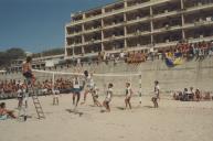 Jogo de Voleibol na Praia Grande.