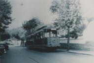 Elétrico junto à estação de Caminhos de Ferro de Sintra.