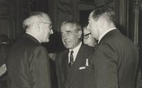 António Pereira Forjaz, presidente da Câmara Municipal de Sintra, com Marcelo Caetano, presidente do Conselho do Estado Novo, no Palácio de Queluz.