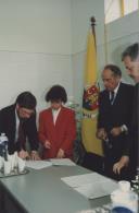 João Justino, Presidente da Câmara Municipal de Sintra, e o Vereador Lino Paulo durante a assinatura do protocolo com a Imprensa Regional no mercado do Cacém.