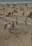 Jogo de Voleibol na Praia Grande.
