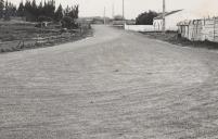 Pavimentação com betão asfáltico da estrada Marquês de Pombal junto ao cemitério de Rio de Mouro e campo de futebol do Cacém.