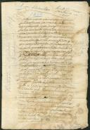 Instrumento de traslado de um item de seis parágrafos num tombo escrito em pergaminho em nome do rei D. Manuel I feito em 16 de novembro de 1650 referente a uma capela com várias propriedades que pertenciam ao tombo de Francisco de Valladares.