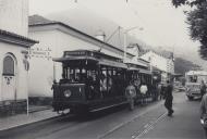 Elétrico junto à Estação de Caminhos de Ferro de Sintra.