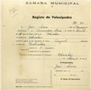 Registo de velocípede de marca Peugeot, com o nº 890, em nome de José Serra, morador em Odrinhas.