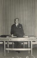 Professor Hernâni Cidade na sala da Nau do Palácio Valenças.