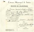 Registo de velocípede de marca Famel com motor, com o nº 9345, em nome de Henrique Martinho Nicolau, morador em Mem Martins.