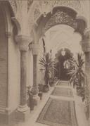 Galeria com arcos neo-mouriscos do Palácio de Monserrate.