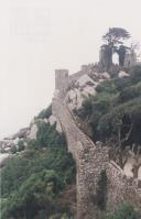 Vista parcial do Castelo dos Mouros em Sintra.