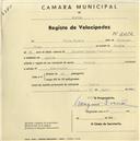Registo de velocípede de marca Raleigh, com o nº 2032, em nome de Clara Foreid, moradora em Queluz.