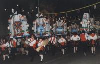 Desfile das marchas populares na Volta do Duche.