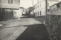Rua da praia da Adraga, em Almoçageme, depois do alcatroamento.