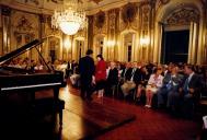 Público a assistir ao Concerto de piano de Nelson Freire, na sala da música do Palácio Nacional de Queluz, durante o Festival de Música de Sintra.