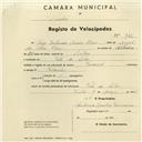 Registo de velocípede com o nº 942, em nome de Maria Zulmira Correia Dores, moradora em Vale de Lobos.