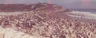 Praia das maças com vista para o restaurante que existia no cimo da arriba.