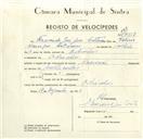 Registo de velocípede de marca Nacional, com o nº 9517, em nome de Fernando José Dias Catarino, morador em Odrinhas.