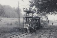 Trabalhadores realizando a manutenção da linha do elétrico de Sintra junto á Ponte Redonda.
