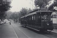 Elétrico junto à Estação dos Caminhos de Ferro de Sintra.